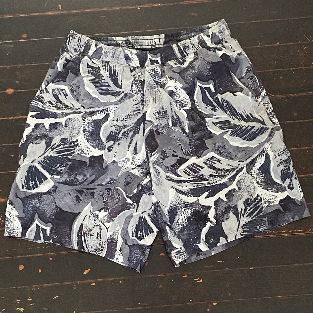 Lululemon Men’s Pace Breaker L - 9” Inseam - Liner